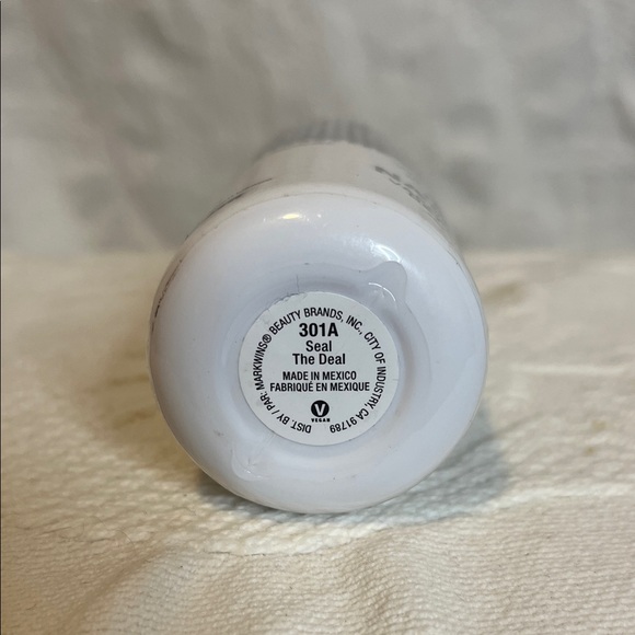 wet n wild Photo Focus Natural Finish Setting Spray - Picture 2 of 2